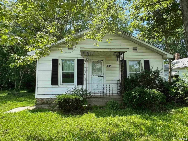Ready for New Owners – Bring Your Vision and Make It Your Own!